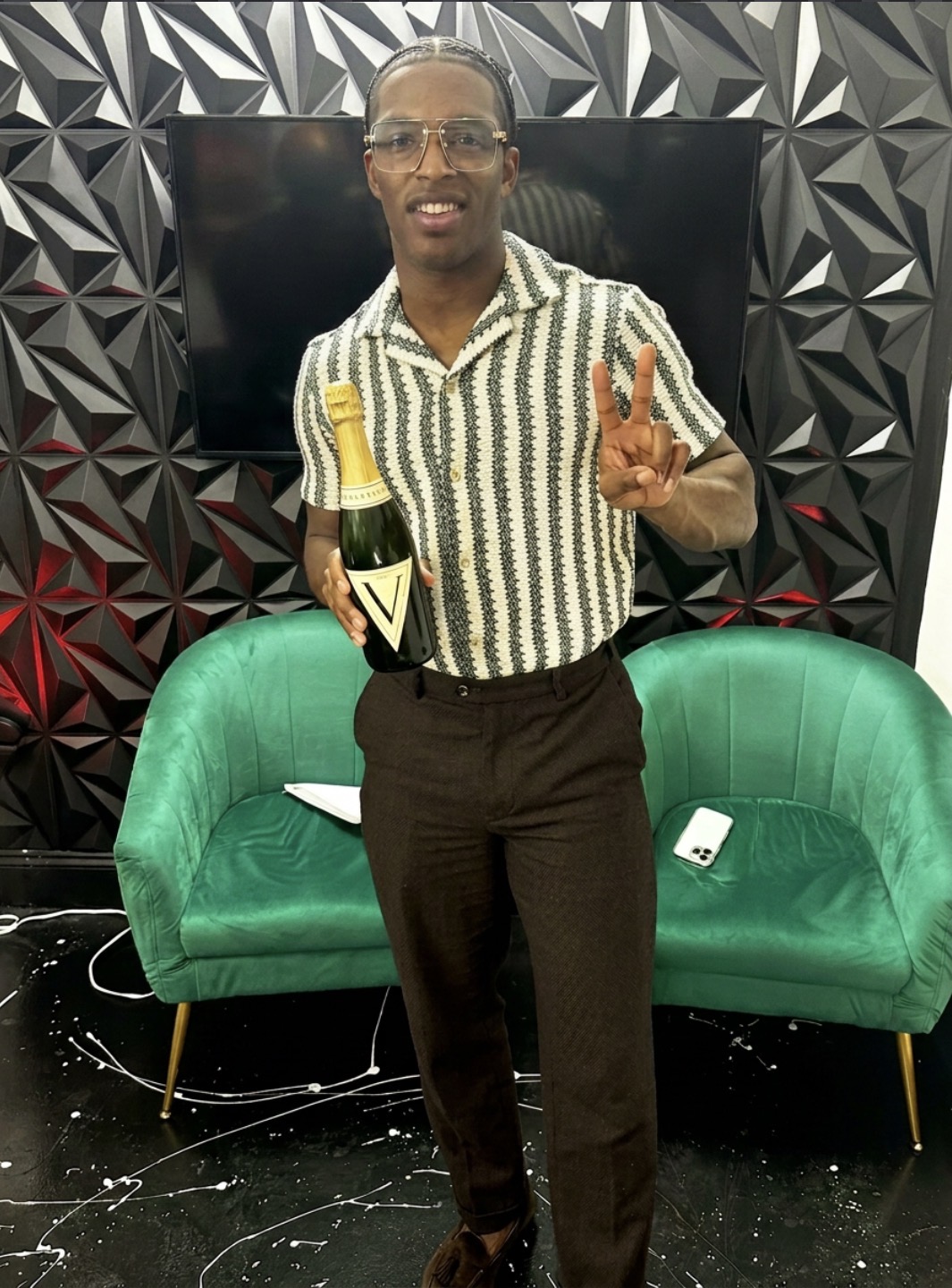 A member enjoying Brut Delicacy from the Willie V Grandeur Estate Collection